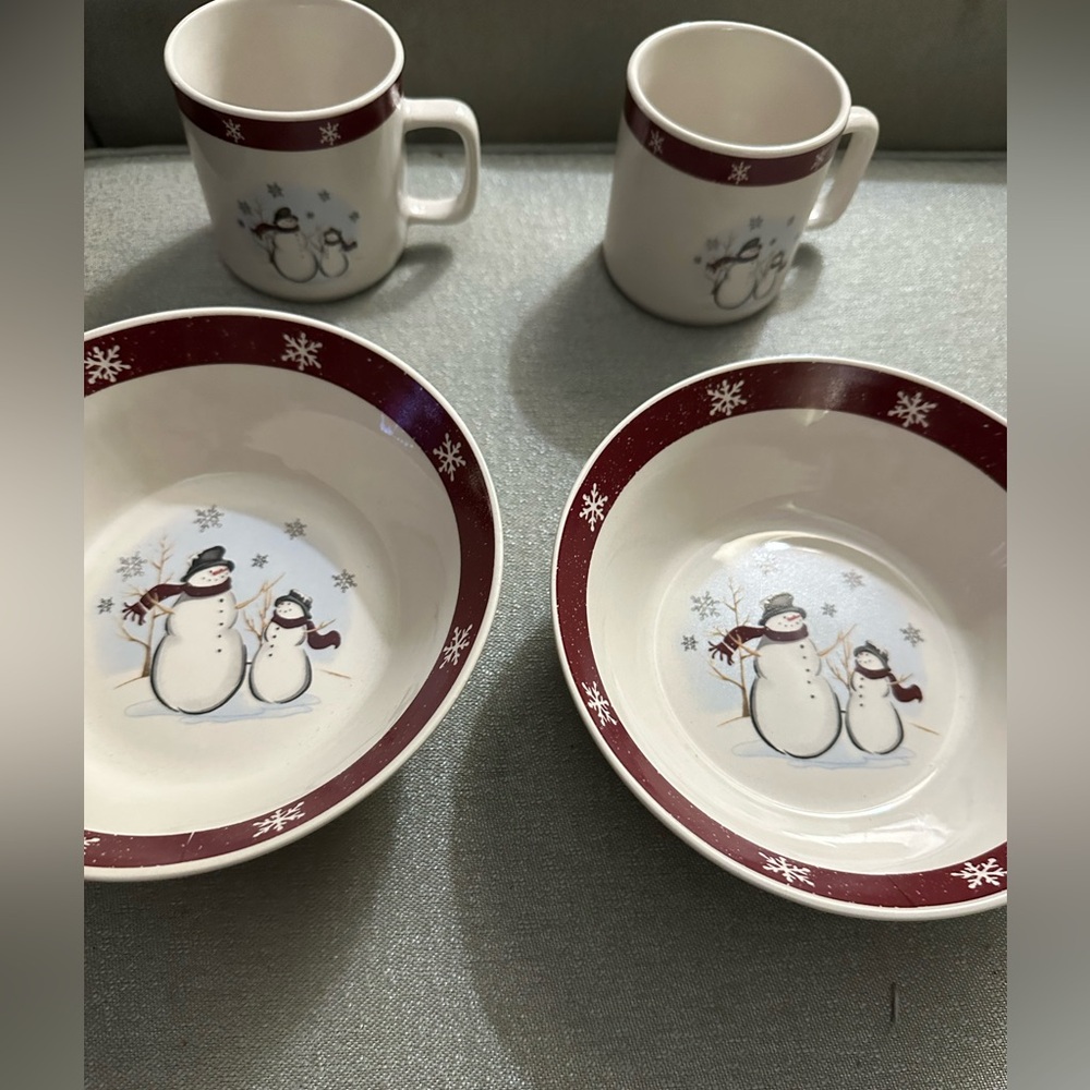 Royal Seasons Christmas set of two mugs, bowls, small plates